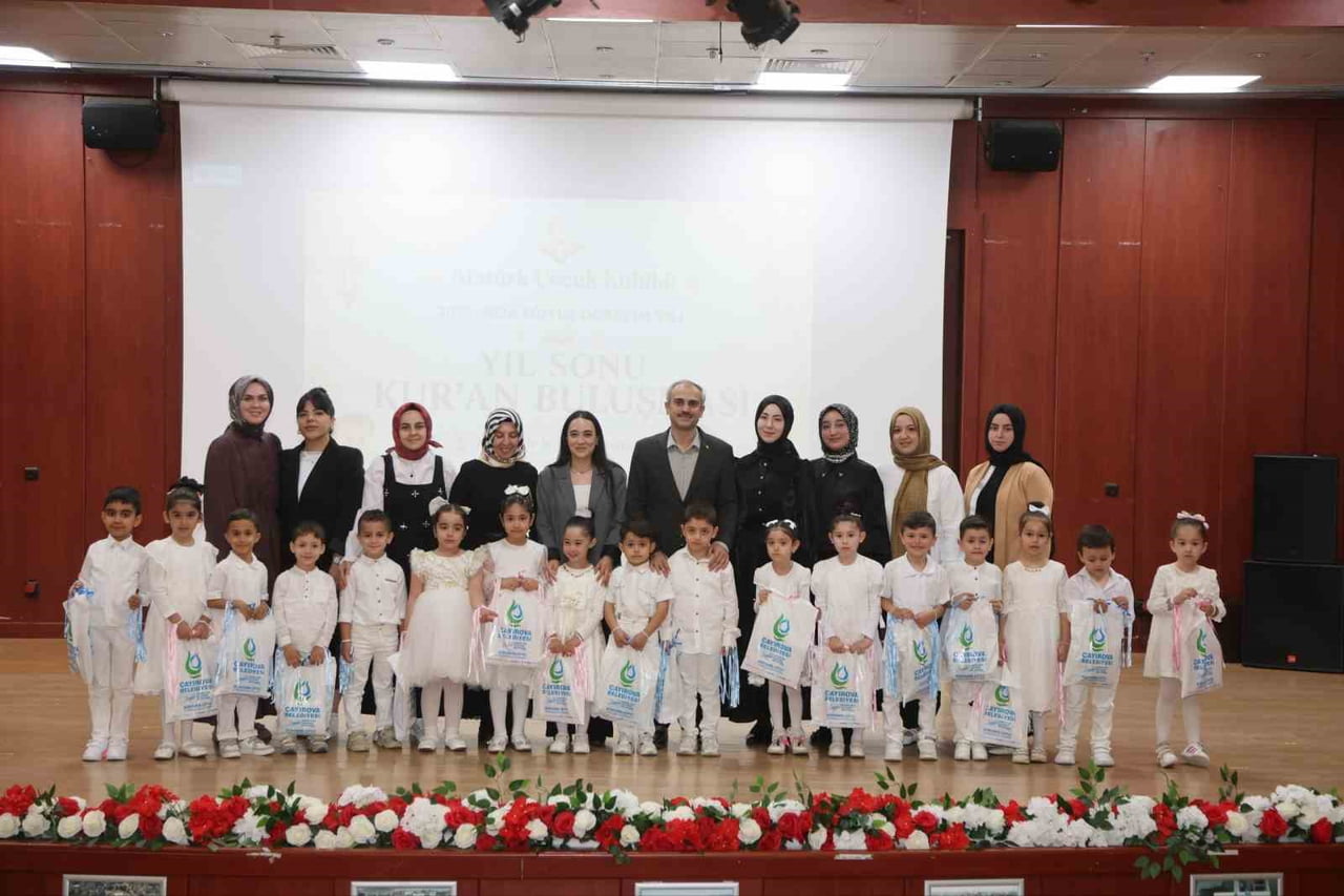 ÇAYIROVA'DA FAALİYET GÖSTEREN ÇOCUK KULÜPLERİNDE EĞİTİM GÖREN MİNİK ÖĞRENCİLER İÇİN KUR'AN-I...