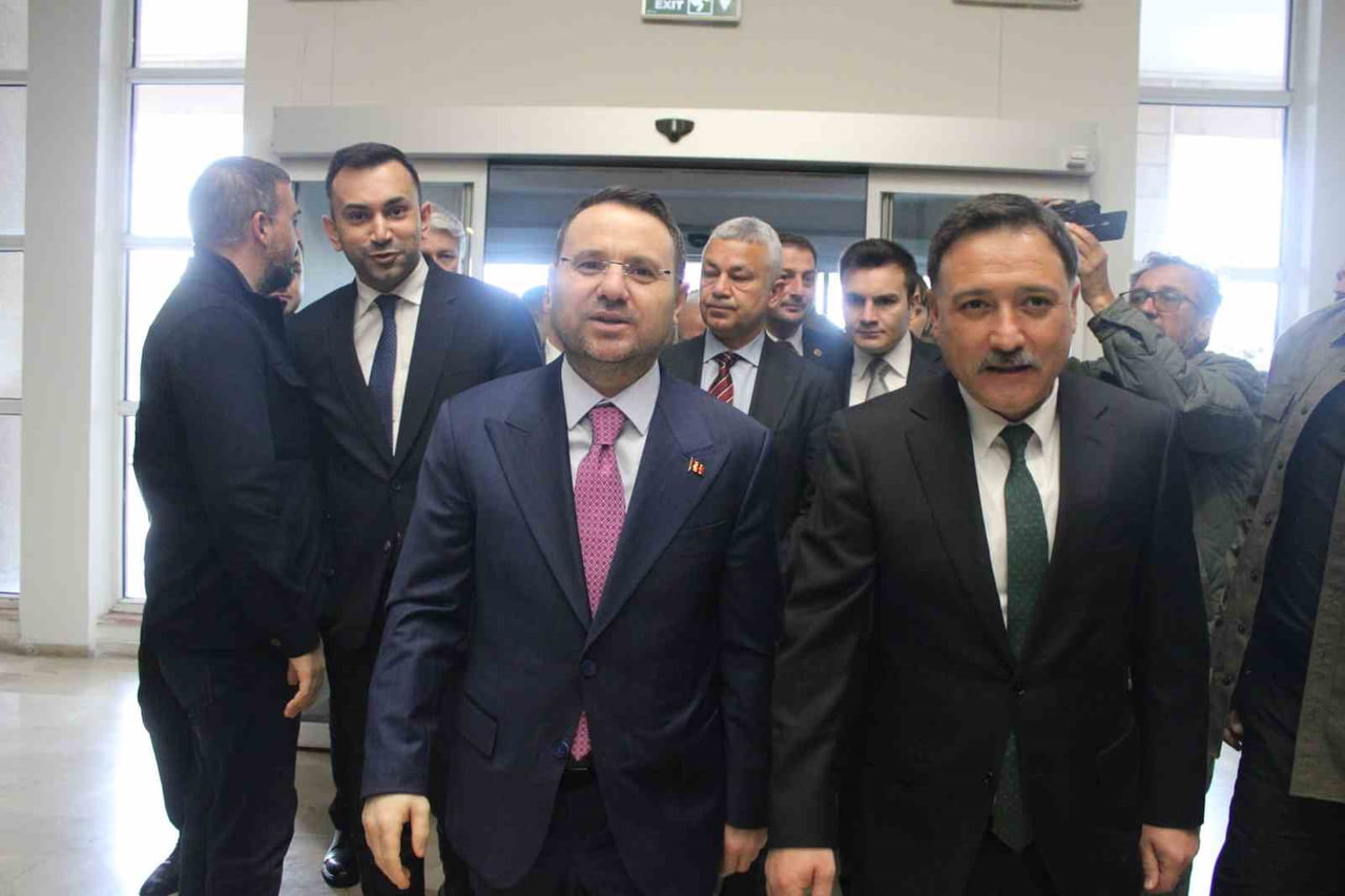 ÇEŞİTLİ TEMASLARDA BULUNMAK İÇİN KAYSERİ'YE GELEN ADALET BAKANI AKIN GÜRLEK YAPTIĞI AÇIKLAMADA;...