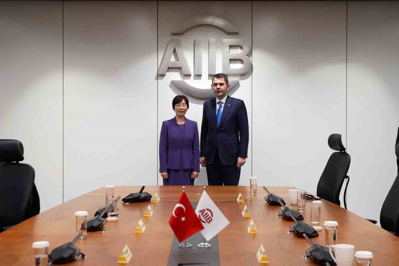 ÇEVRE, ŞEHİRCİLİK VE İKLİM DEĞİŞİKLİĞİ BAKANI MURAT KURUM, ÇİN’İN BAŞKENTİ PEKİN’DE YENİLENEBİLİR...