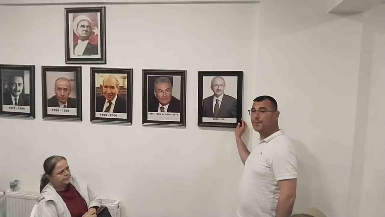CHP'DE KURULTAYLARA İLİŞKİN VERİLEN "MUTLAK BUTLAN" KARARIN ARDINDAN PARTİLİLER, CHP EDİRNE İL...