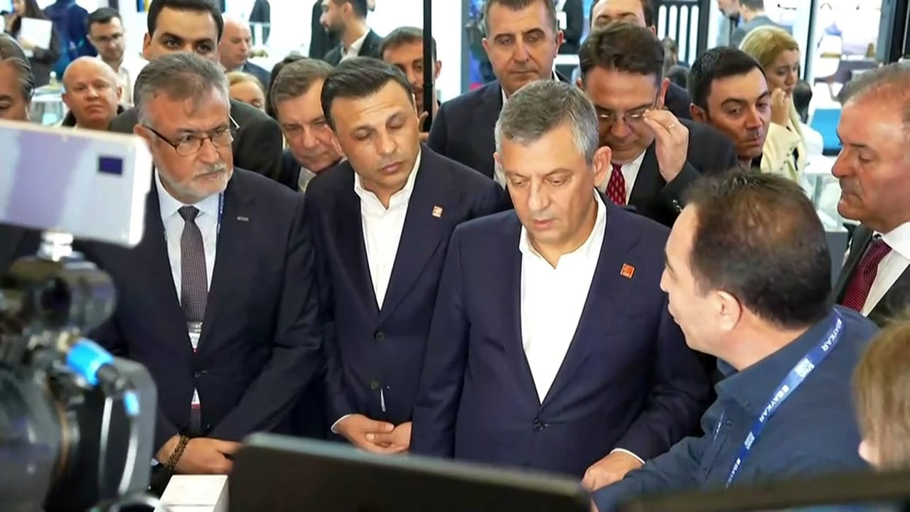 CHP GENEL BAŞKANI ÖZGÜR ÖZEL SAHA 2026 ULUSLARARASI SAVUNMA, HAVACILIK VE UZAY SANAYİ FUARI'NI...
