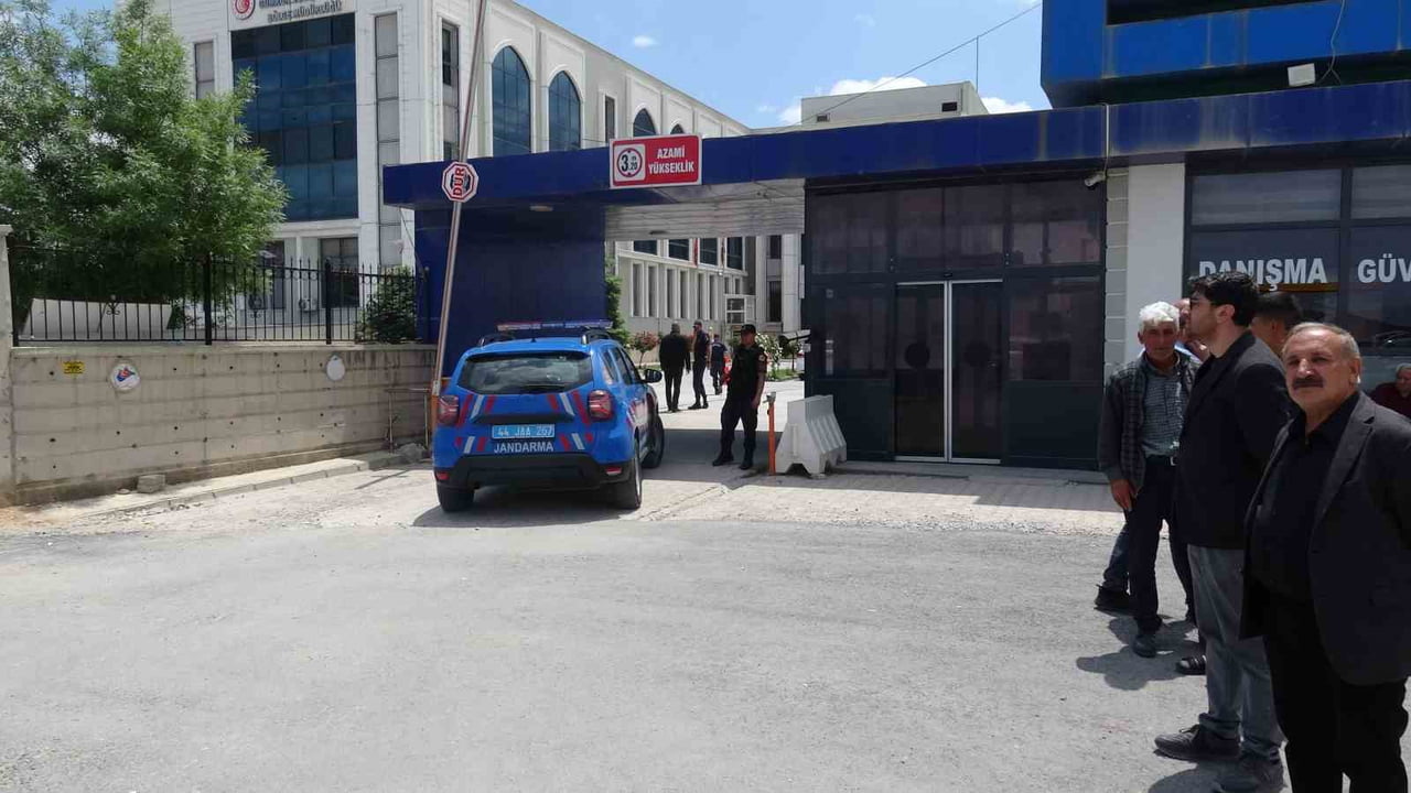 CHP MALATYA MİLLETVEKİLİ VELİ AĞBABA'NIN MAKAM ŞOFÖRÜ GAFFAR ÇİÇEK ADLİYEYE SEVK...