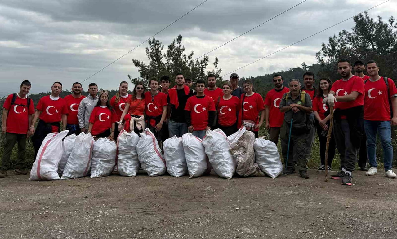 CHP MANİSA GENÇLİK KOLLARI’NIN 19 MAYIS HAFTASI KAPSAMINDA DÜZENLEDİĞİ DOĞA YÜRÜYÜŞÜ VE ÇEVRE...