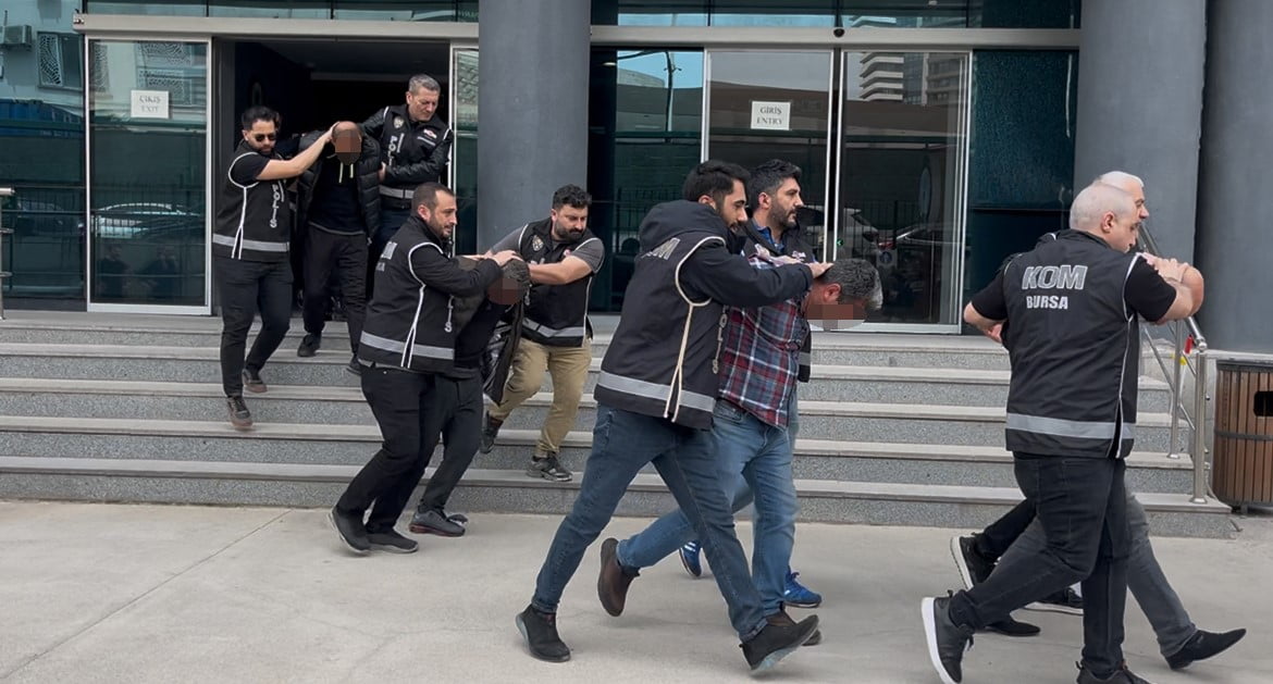 ÇİFTÇİLERİ HEDEF ALAN SUÇ ÖRGÜTÜ ÇÖKERTİLDİ 14 ŞÜPHELİDEN 11’İ TUTUKLANDI