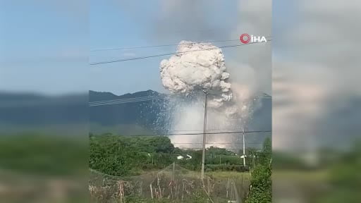 Çin'in Hunan eyaletindeki Huasheng havai fişek fabrikasında 4 Mayıs'ta meydana gelen patlamada...