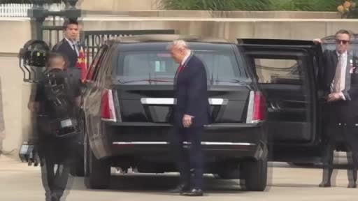 Çin Devlet Başkanı Xi Jinping, 9 yıl aradan sonra ülkesini ziyaret eden ilk ABD başkanı olan...