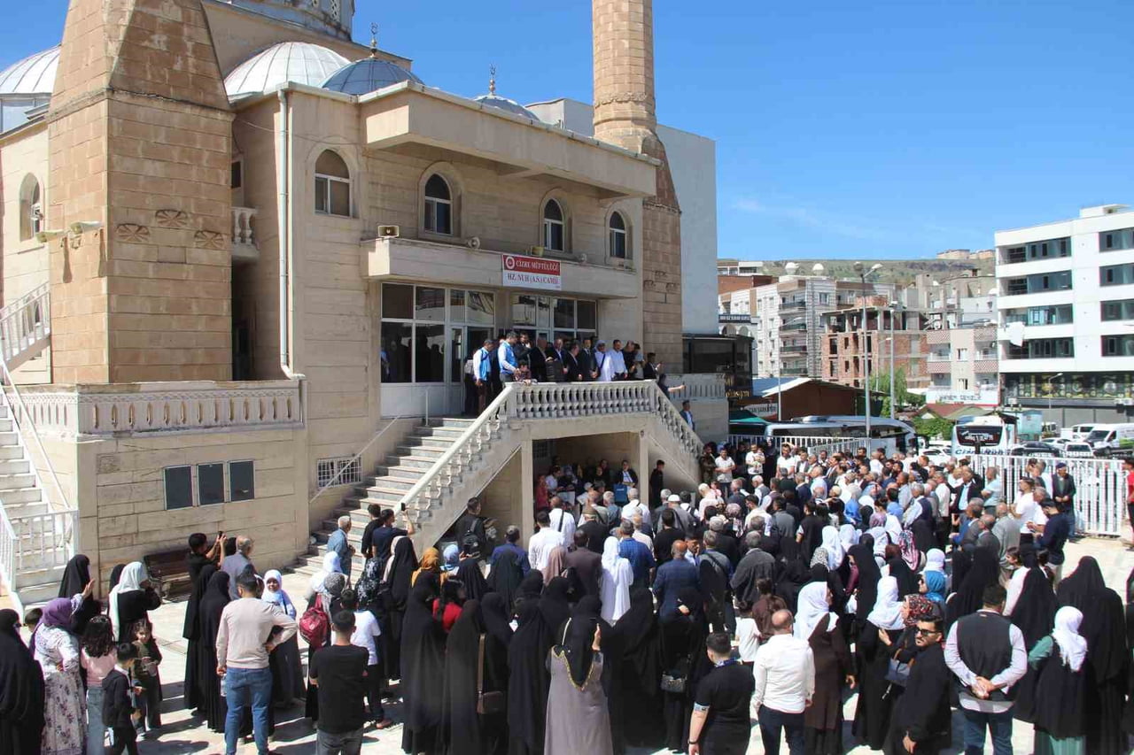 CİZRE İLÇESİNDE HAC FARİZASINI YERİNE GETİRECEK OLAN 139 HACI ADAYI, HAZRETİ NUH CAMİSİ’NDE...