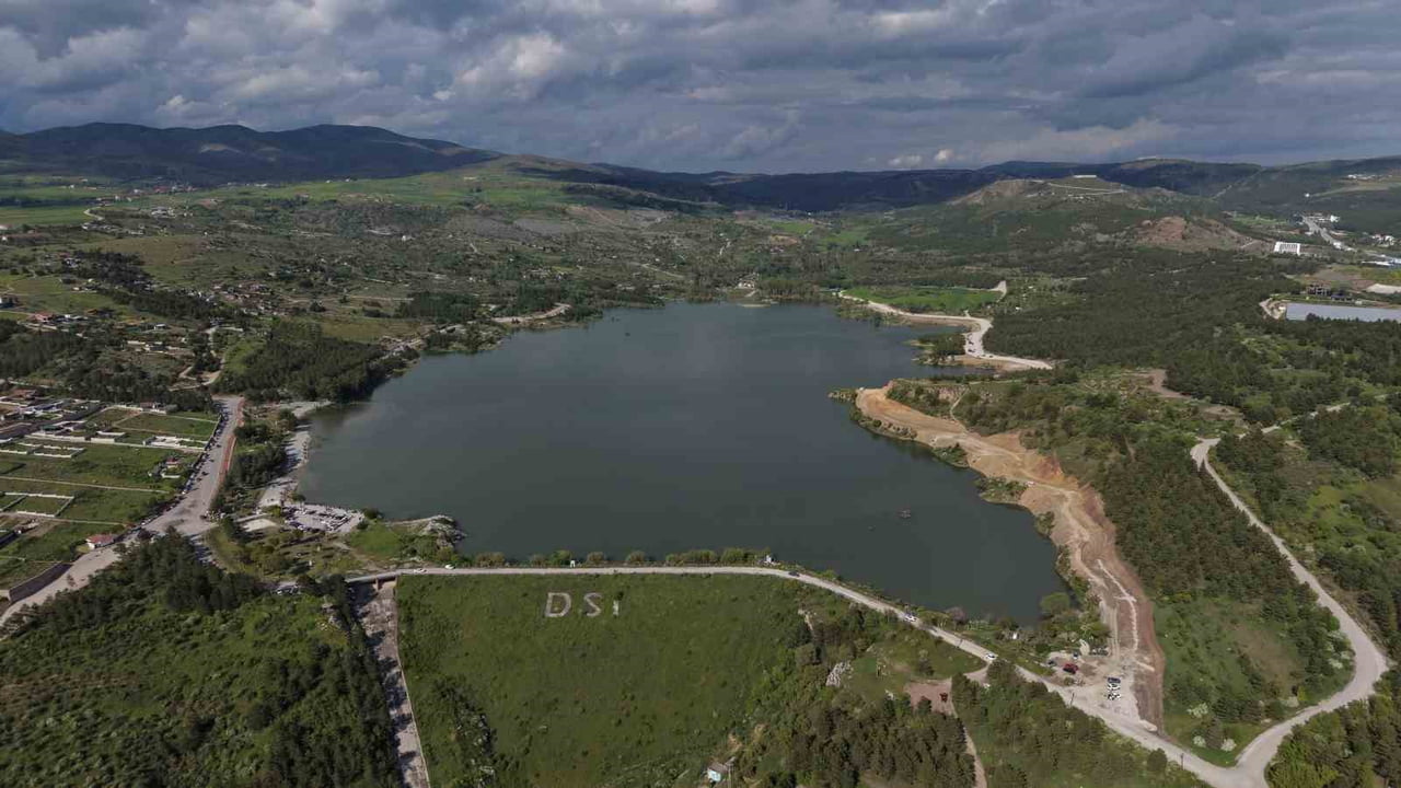 ÇORUM'DA YILIN BAŞINDA YÜZDE 3 SEVİYELERİNDE OLAN ÇOMAR BARAJINDAKİ DOLULUK ORANI, ETKİLİ...