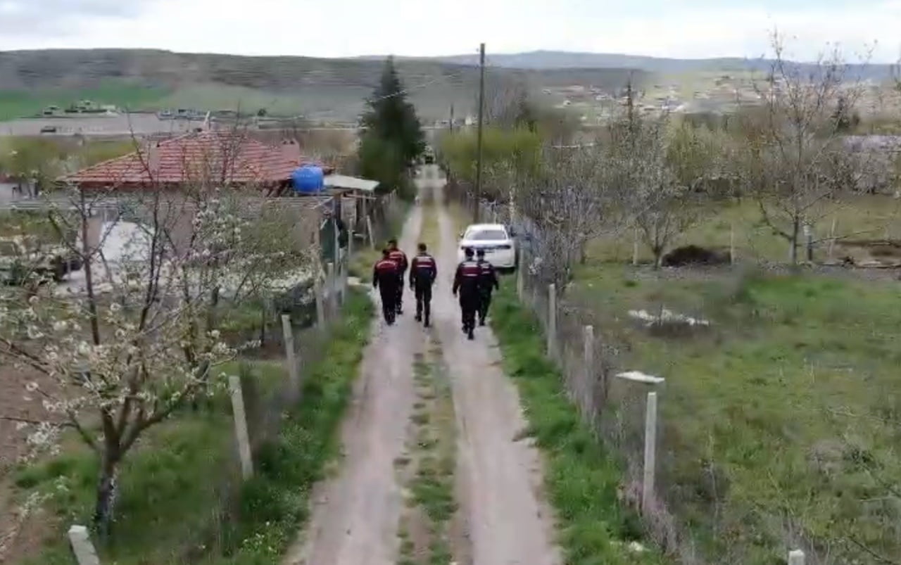 ÇORUM’DA JANDARMA EKİPLERİ TARAFINDAN BU YIL GERÇEKLEŞTİRİLEN UYUŞTURUCU OPERASYONLARINDA 220...