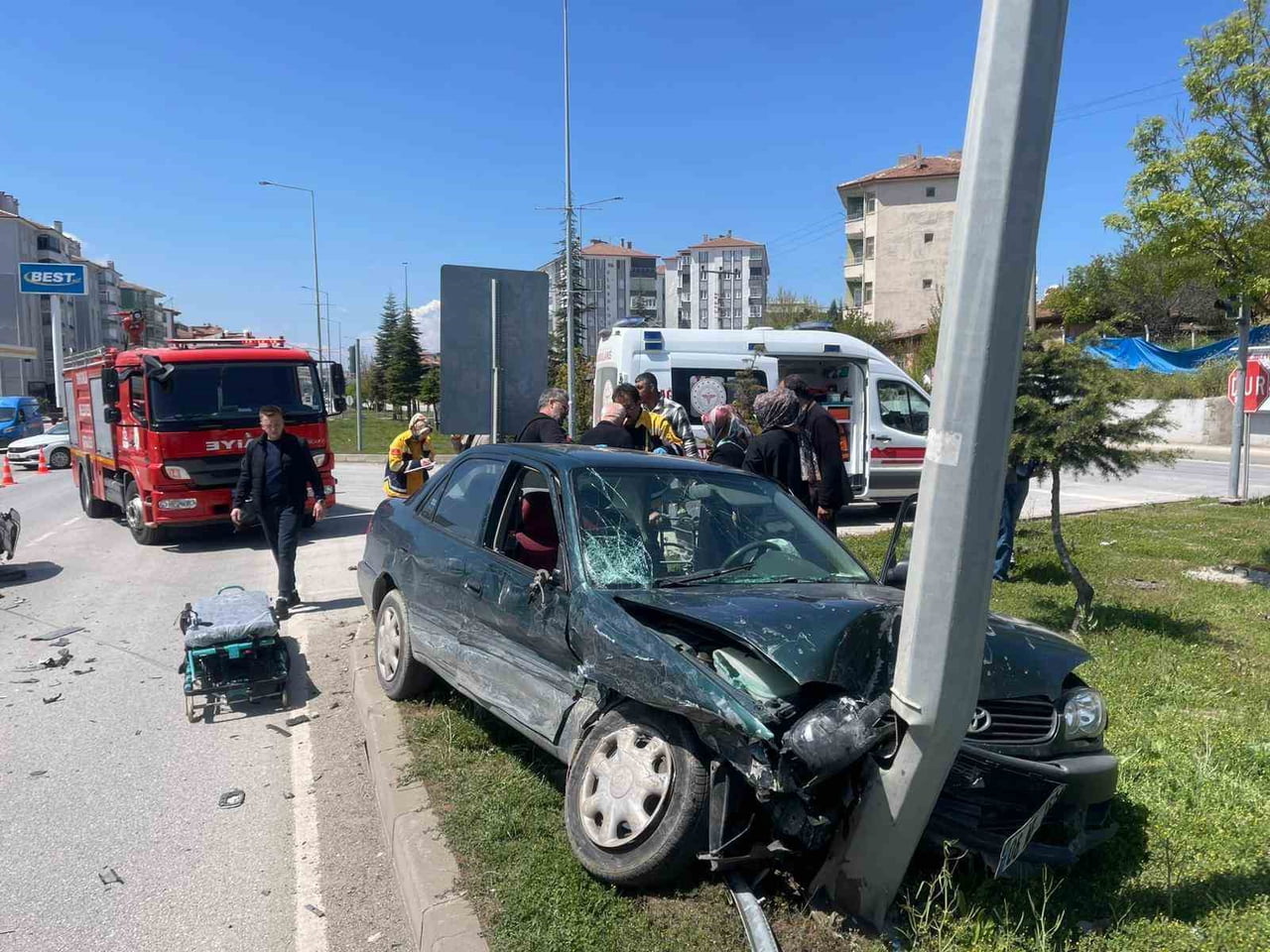 ÇORUM’UN SUNGURLU İLÇESİNDE OTOMOBİL İLE CİPİN ÇARPIŞMASI NETİCESİNDE MEYDANA GELEN KAZADA 2 KİŞİ...