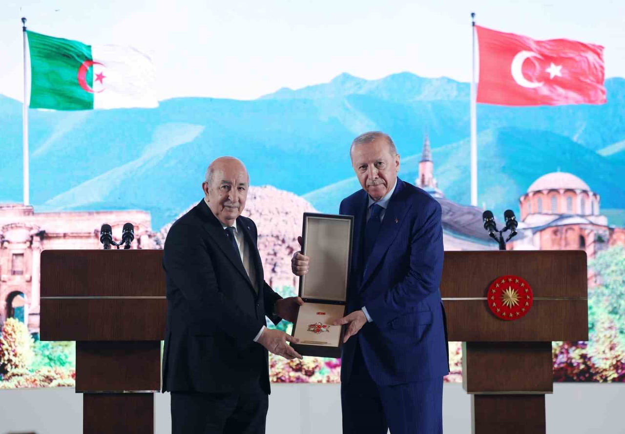 CUMHURBAŞKANI ERDOĞAN, İKİ ÜLKE ARASINDAKİ İLİŞKİLERİN GELİŞMESİNE SAĞLADIĞI KATKILARDAN DOLAYI...
