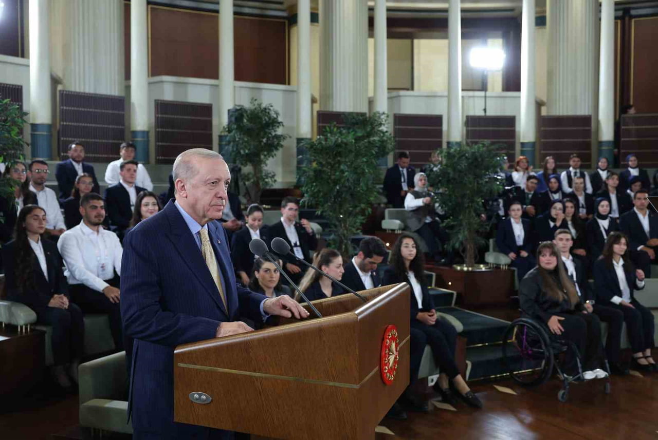 CUMHURBAŞKANI RECEP TAYYİP ERDOĞAN, 19 MAYIS ATATÜRK’Ü ANMA, GENÇLİK VE SPOR BAYRAMI DOLAYISIYLA...