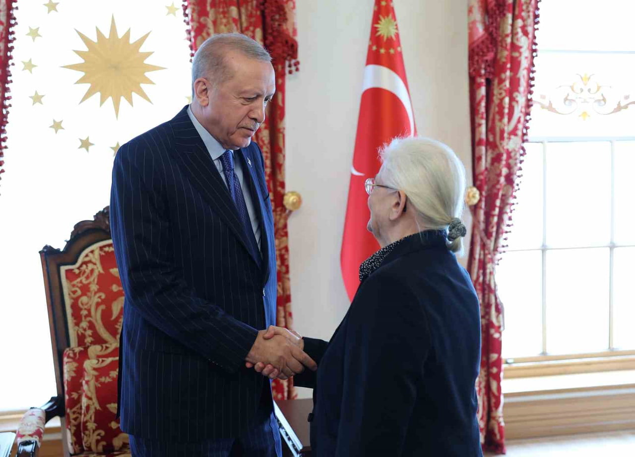 CUMHURBAŞKANI RECEP TAYYİP ERDOĞAN, ADNAN MENDERES VE DAVA ARKADAŞLARININ AİLELERİNİ KABUL...