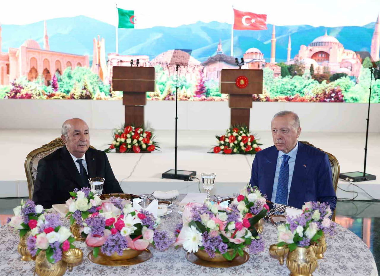 CUMHURBAŞKANI RECEP TAYYİP ERDOĞAN, CEZAYİR CUMHURBAŞKANI ABDÜLMECİD TEBBUN’A TÜRKİYE CUMHURİYETİ...