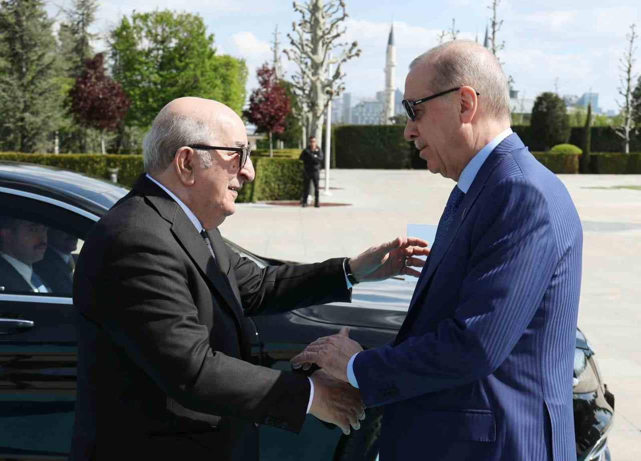 CUMHURBAŞKANI RECEP TAYYİP ERDOĞAN, CEZAYİR CUMHURBAŞKANI ABDÜLMECİD TEBBUN’U TÖRENLE...