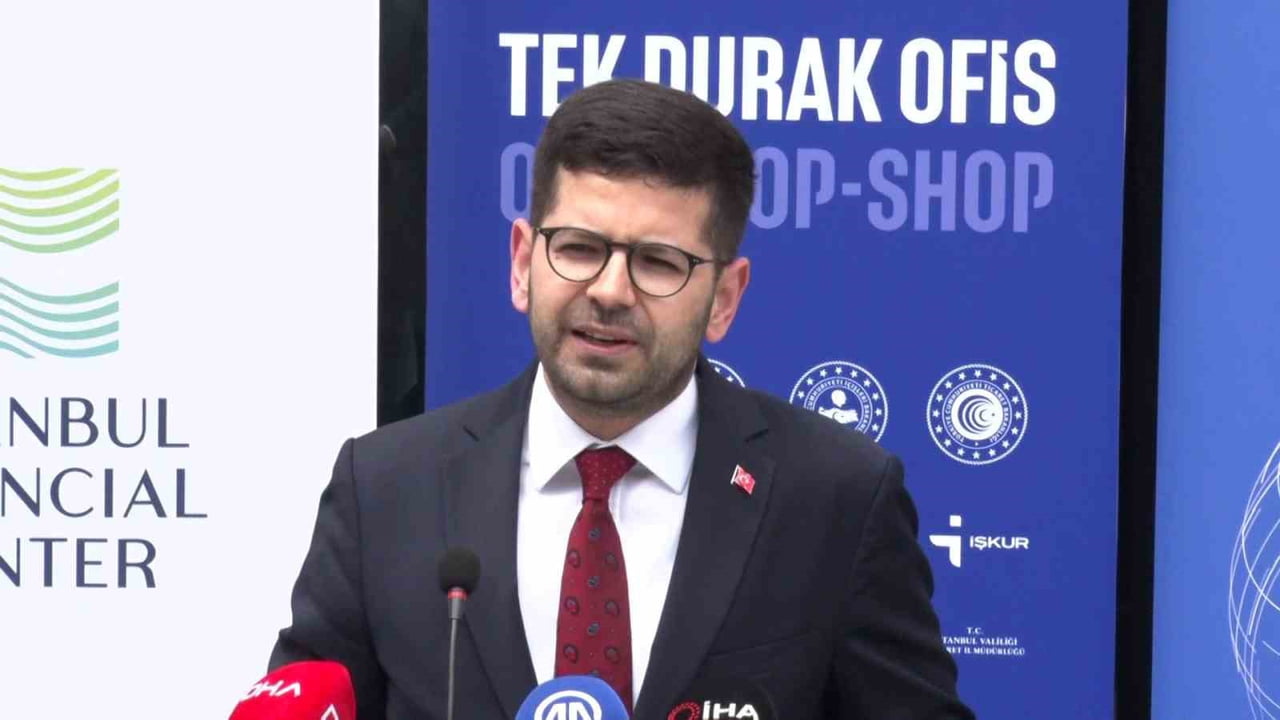CUMHURBAŞKANLIĞI YATIRIM VE FİNANS OFİSİ BAŞKANI AHMET BURAK DAĞLIOĞLU KONUŞMA YAPTI