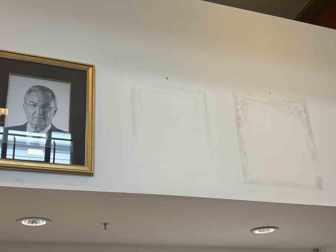 CUMHURİYET HALK PARTİSİ (CHP) GENEL MERKEZİ’NDE KEMAL KILIÇDAROĞLU’NUN BİNANIN TAHLİYE TALEBİ...