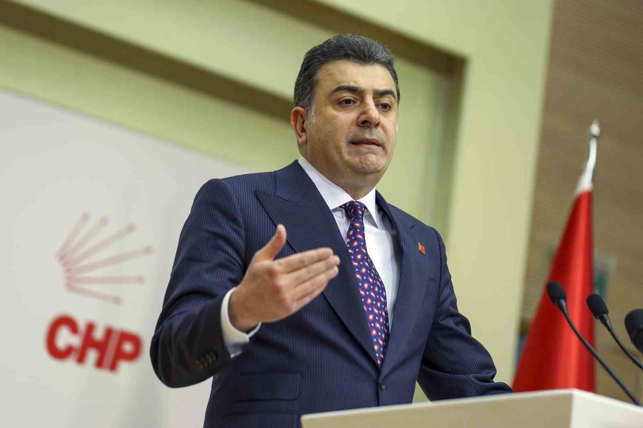 CUMHURİYET HALK PARTİSİ (CHP) SÖZCÜSÜ ZEYNEL EMRE, "BİZ YÖNETİM OLARAK BURCU KÖKSAL'I KESİN İHRAÇ...