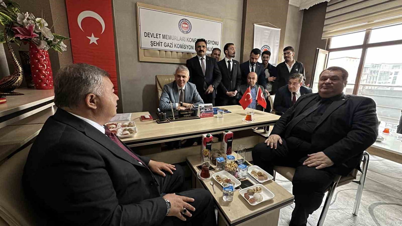 DAVETLİLER, OFİSİ DOLAŞARAK YETKİLİLERDEN YÜRÜTÜLECEK ÇALIŞMALAR HAKKINDA BİLGİ ALDI.