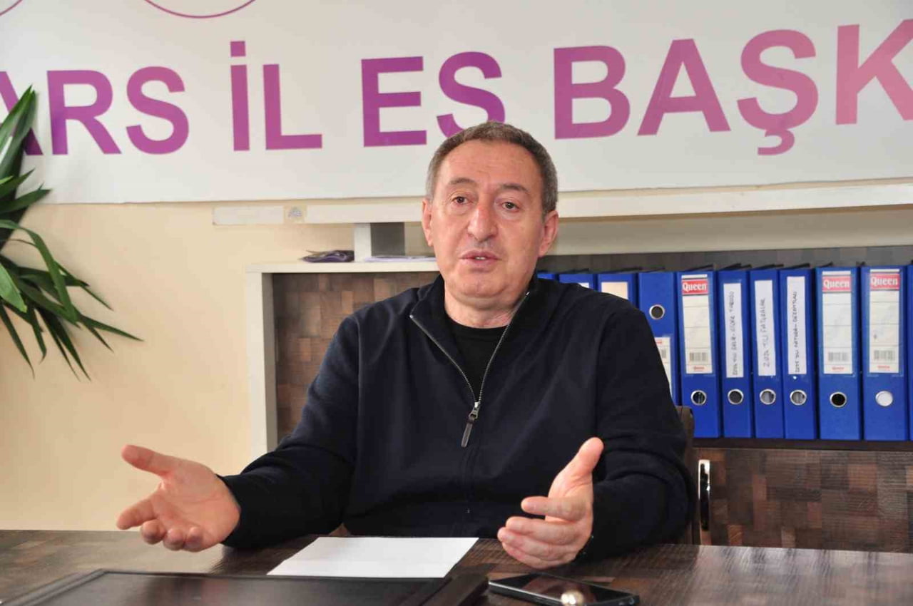 DEM PARTİ GENEL BAŞKANI TUNCER BAKIRHAN, KARS'TA PARTİ BİNASINDA GÜNDEME İLİŞKİN...