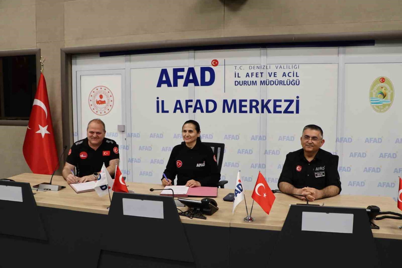 DENİZLİ'DE AFET VE ACİL DURUMLARA MÜDAHALE KAPASİTESİNİ ARTIRMAK AMACIYLA, İHAKUT HAVACILIK VE...