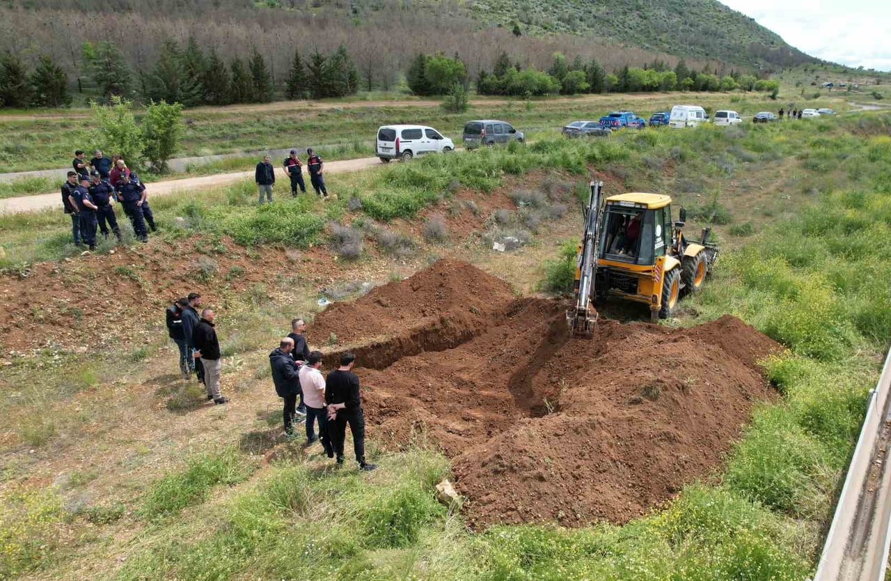 DENİZLİ'NİN ÇİVRİL İLÇESİNDE 2016 YILINDA GİZEMLİ BİR ŞEKİLDE ORTADAN KAYBOLAN AYŞEN AYCAN DOSYASI...