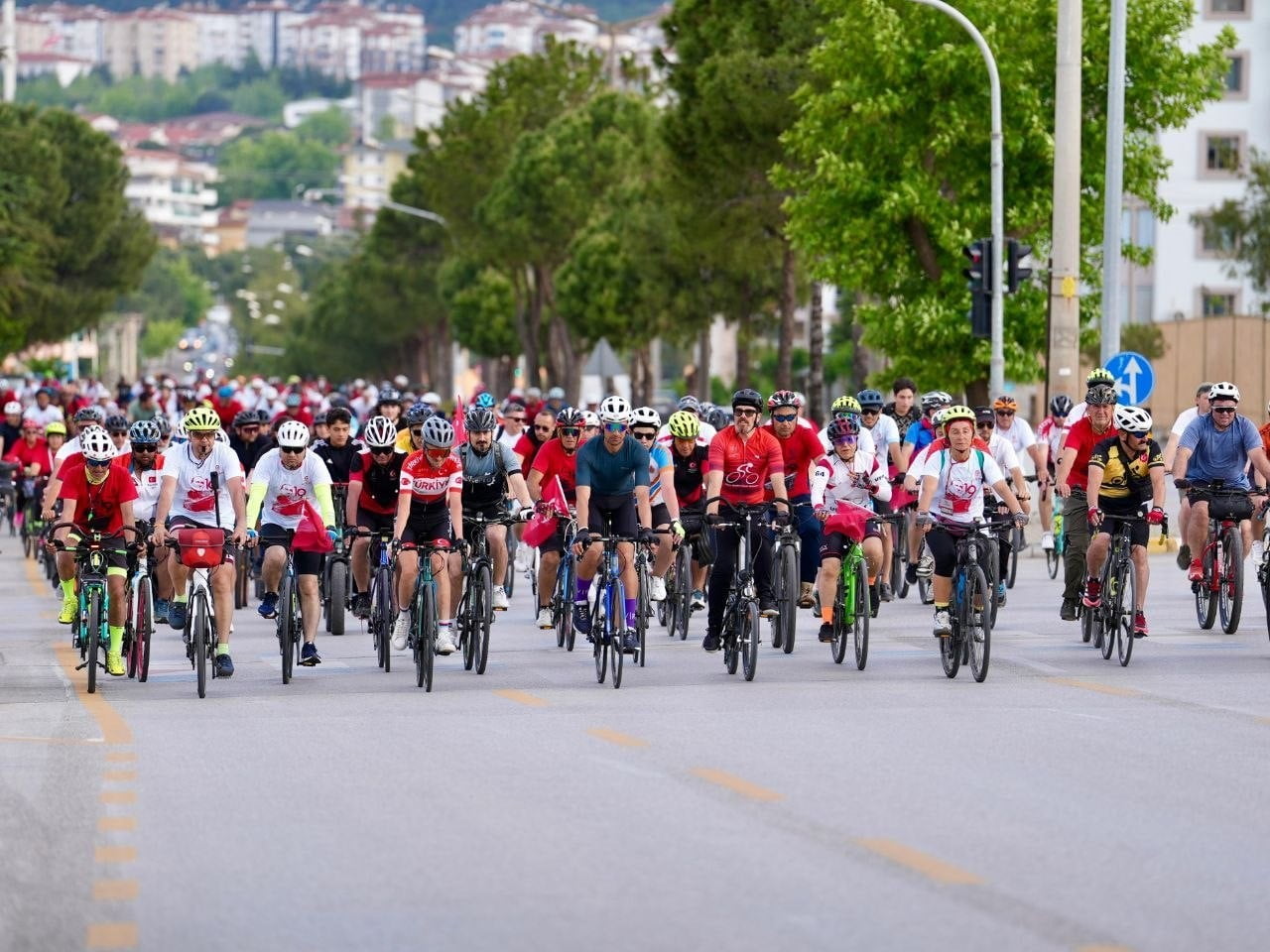 DENİZLİ BÜYÜKŞEHİR BELEDİYESİ’NİN DÜZENLEDİĞİ "UMUDA PEDAL ÇEVİR" BİSİKLET ŞENLİĞİ’NDE PEDALLAR...