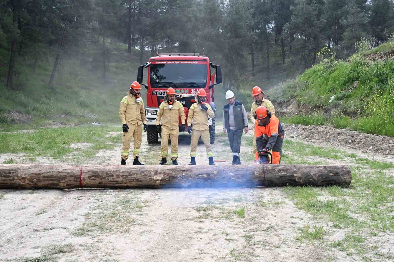 DENİZLİ’DE DÜZENLENEN TÜRKİYE ORMANCILIK YARIŞMALARI’NIN BÖLGESEL ETABINDA MUĞLA EKİBİ BİRİNCİ...