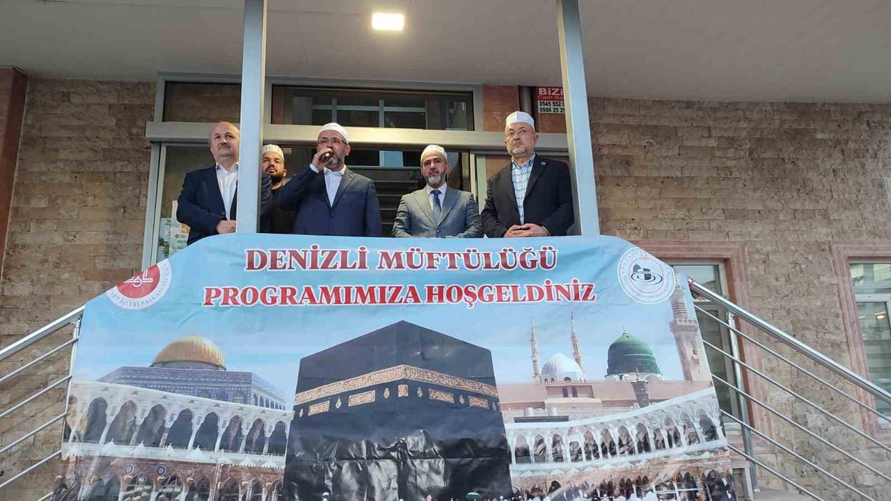 DENİZLİ’DE HAC İBADETİNİ YERİNE GETİRECEK 201 HACI ADAYI, HİLAL CAMİSİNDE SABAH NAMAZININ ARDINDAN...