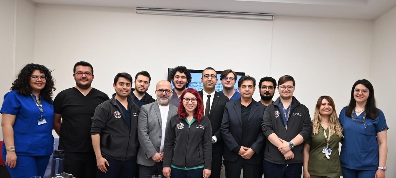 DENİZLİ’DE İÇ ORGANLARI TERS YERLEŞİMLİ OLAN YAŞLI KADIN, GERÇEKLEŞTİRİLEN BAŞARILI AKCİĞER...