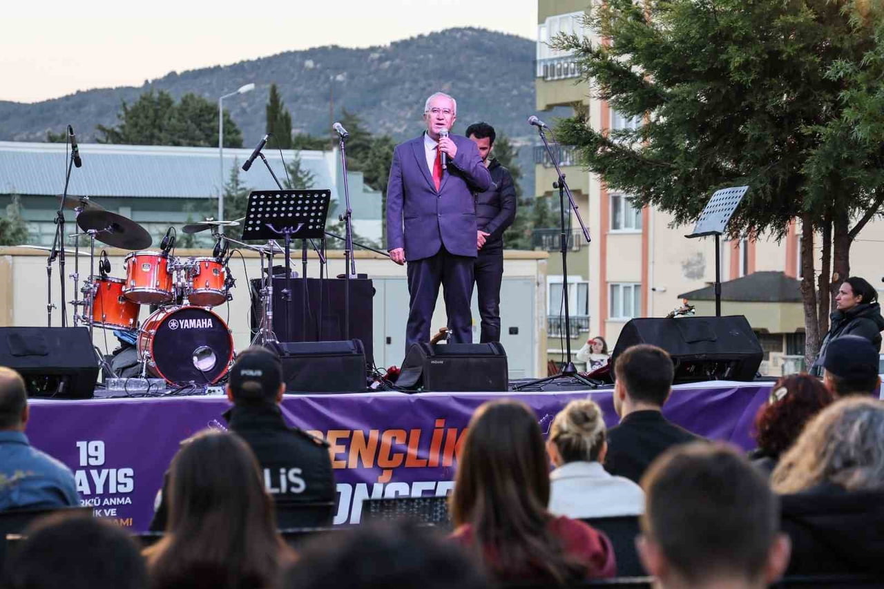 DENİZLİ’NİN ÇAMELİ İLÇESİNDE 19 MAYIS ATATÜRK’Ü ANMA, GENÇLİK VE SPOR BAYRAMI ETKİNLİKLERİ...