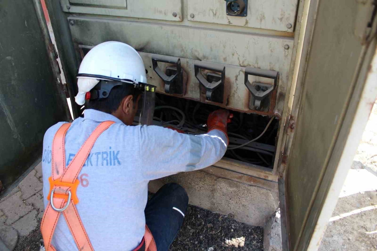 DİCLE ELEKTRİK, ŞANLIURFA'NIN HARRAN VE AKÇAKALE İLÇELERİNDE SON YILLARDA GERÇEKLEŞTİRDİĞİ 470...