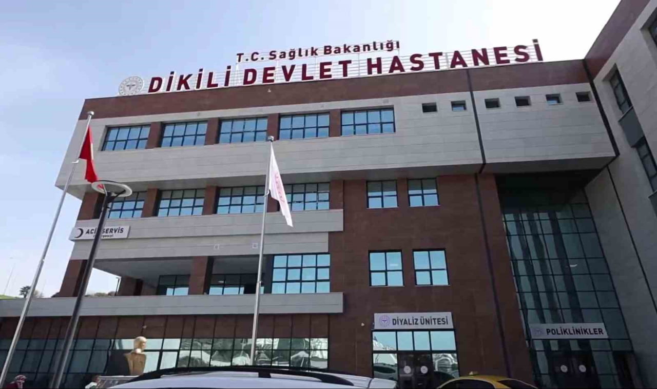 DİKİLİ DEVLET HASTANESİ'NİN HİZMETE AÇILDIĞINI DUYURAN AK PARTİ İZMİR İL BAŞKANI BİLAL SAYGILI...