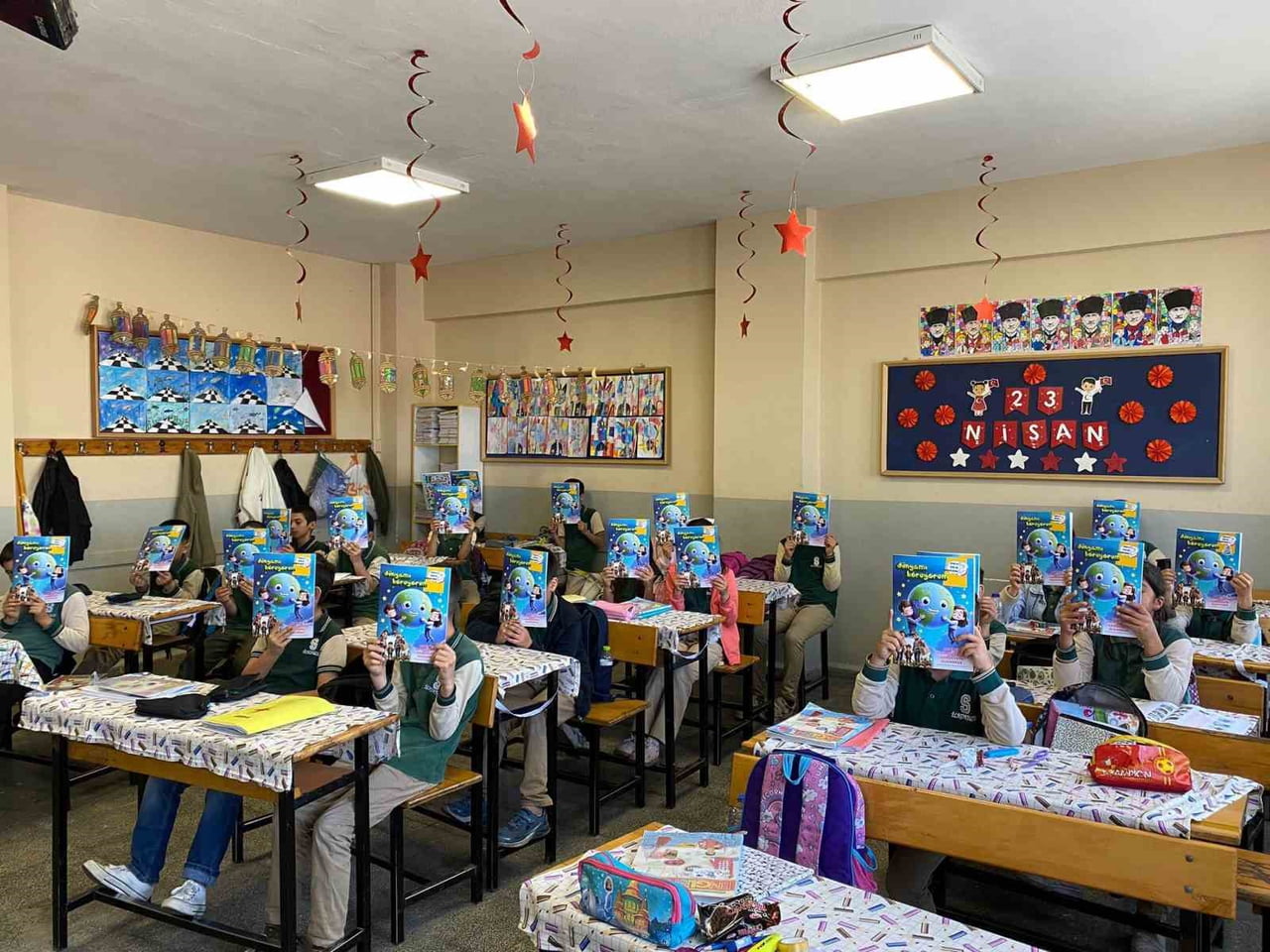 DİLOVASI'NDA İLKOKUL ÖĞRENCİLERİNE YÖNELİK DÜZENLENEN SIFIR ATIK EĞİTİMLERİNDE; GERİ DÖNÜŞÜMÜN...