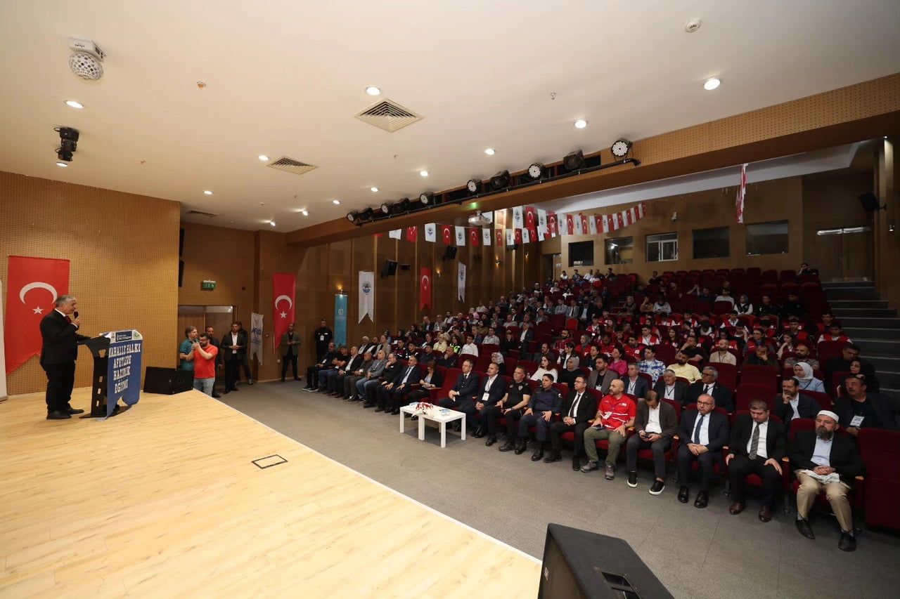 DİLOVASI'NDA MAHALLE HALKININ AFETLERE KARŞI BİLİNÇLENDİRİLMESİ AMACIYLA DÜZENLENEN "KOCAELİ...