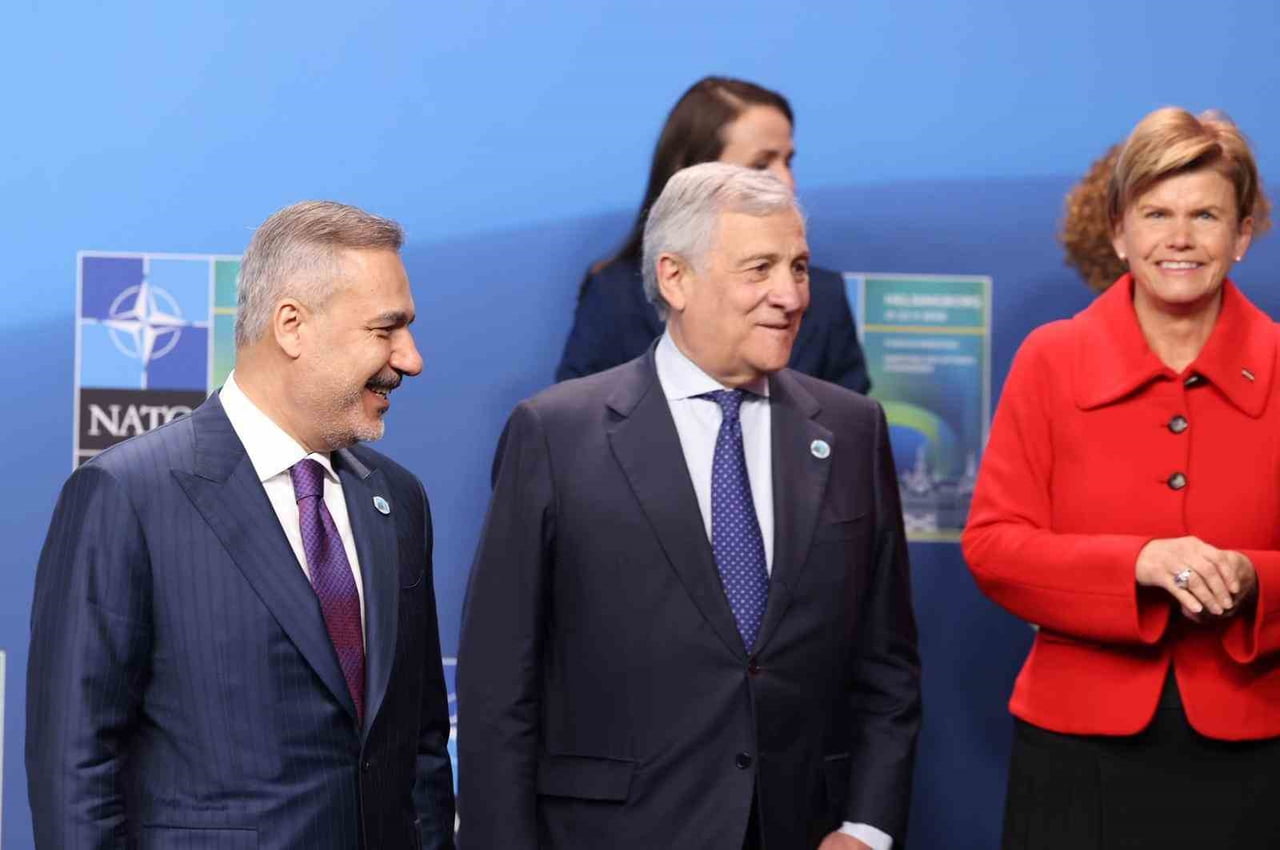 DIŞİŞLERİ BAKANI HAKAN FİDAN, İSVEÇ’TE NATO DIŞİŞLERİ BAKANLARI AİLE FOTOĞRAFINA...