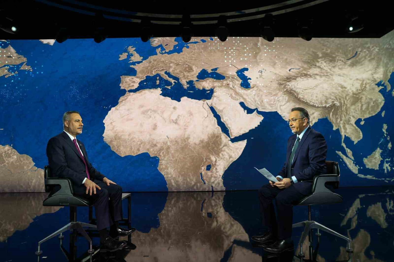 DIŞİŞLERİ BAKANI HAKAN FİDAN, KATAR MERKEZLİ AL JAZEERA TELEVİZYONUNUN GENEL MÜDÜRÜ SHEİKH NASSER...