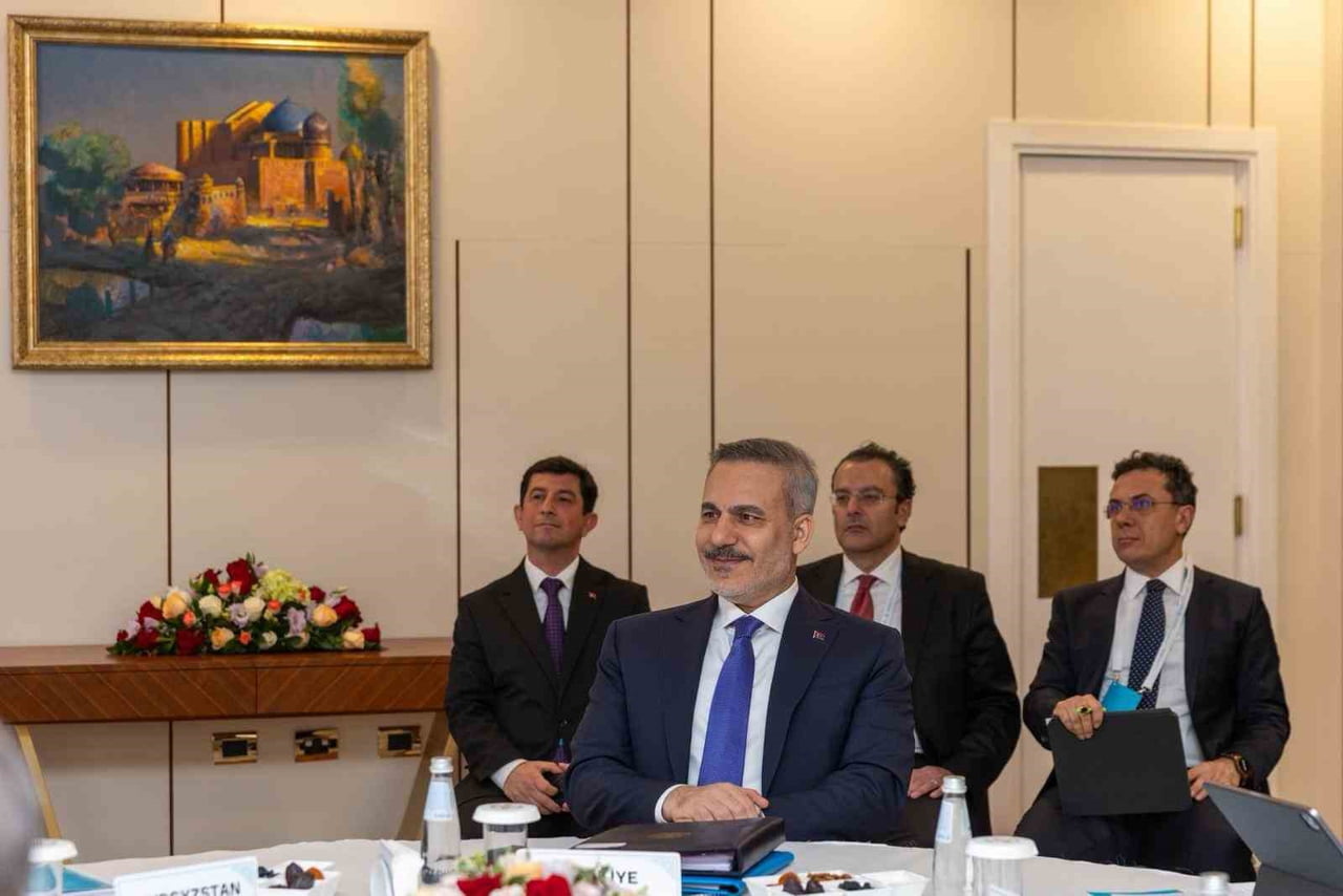 DIŞİŞLERİ BAKANI HAKAN FİDAN, KAZAKİSTAN'IN TÜRKİSTAN ŞEHRİNDE DÜZENLENEN TÜRK DEVLETLERİ...