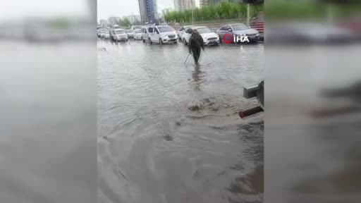 Diyarbakır'da sağanak yağış etkili oldu
