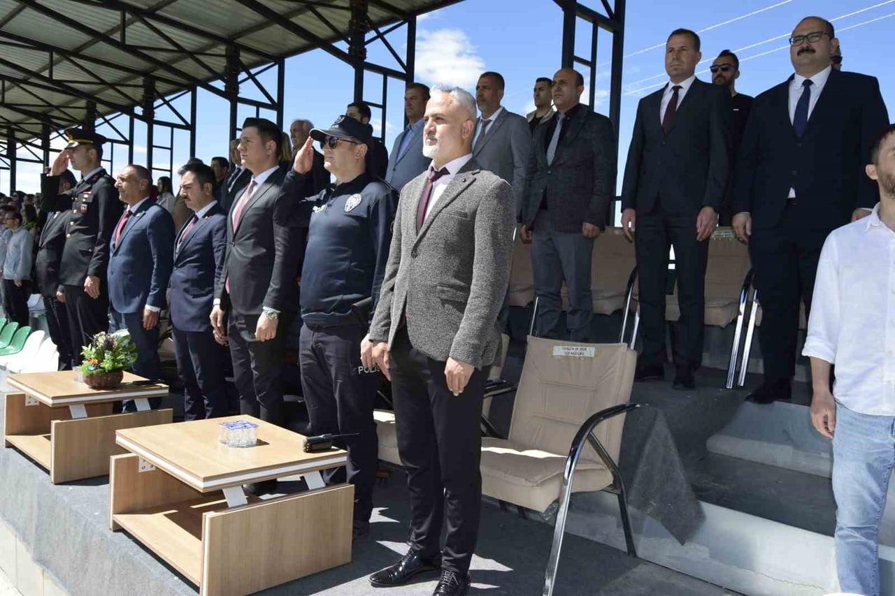 DİYARBAKIR'IN DİCLE VE ÇERMİK İLÇESİNDE 19 MAYIS ATATÜRK'Ü ANMA, GENÇLİK VE SPOR BAYRAMI, BİR DİZİ...