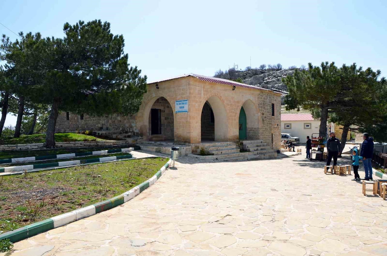 DİYARBAKIR'IN ERGANİ İLÇESİNDE BULUNAN HZ. ZÜLKİFL PEYGAMBERİN MAKAMININ ADINI ALAN ‘MAKAM...