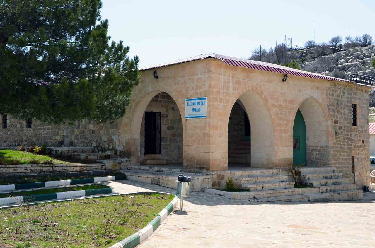 DİYARBAKIR'IN ERGANİ İLÇESİNDE BULUNAN HZ. ZÜLKİFL PEYGAMBERİN MAKAMININ ADINI ALAN ‘MAKAM...