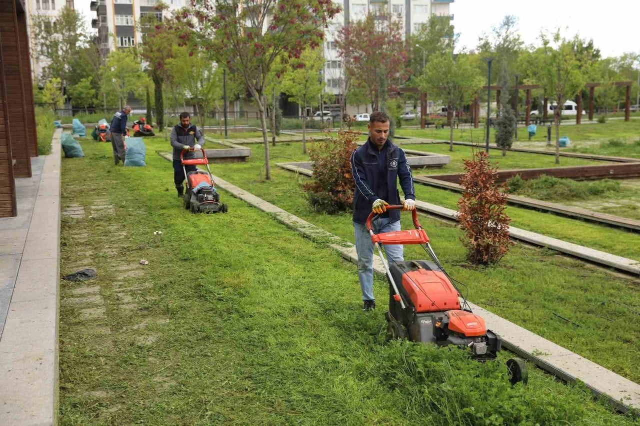 DİYARBAKIR BÜYÜKŞEHİR BELEDİYESİ, KENT GENELİNDEKİ PARKLAR, BAHÇELER, ÇOCUK OYUN ALANLARI VE...
