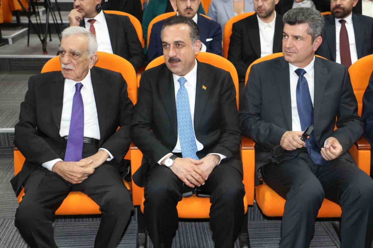 DİYARBAKIR BÜYÜKŞEHİR BELEDİYESİ TARAFINDAN DÜZENLENEN TOPLUMSAL BARIŞ VE ÖZGÜRLÜK FORUMU...