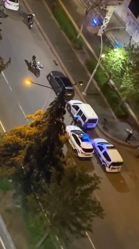DİYARBAKIR’DA ALKOL ALARAK ARAÇ KULLANAN BABA VE OĞLU, GECE SAATLERİNDE TRAFİĞİ TEHLİKEYE ATARAK...