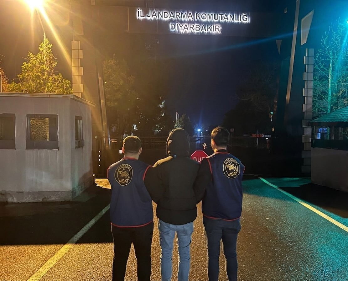 DİYARBAKIR’DA JANDARMA EKİPLERİNCE DÜZENLENEN OPERASYONLARDA HAKLARINDA KESİNLEŞMİŞ HAPİS CEZASI...