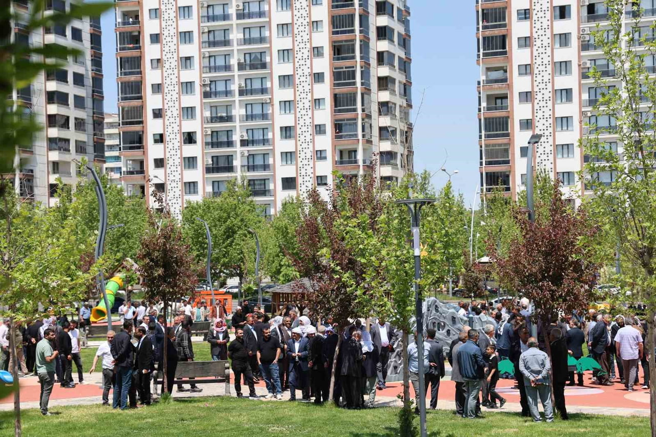DİYARBAKIR’DA KAVGA SONUCU YARALILARIN OLMASIYLA BAŞLAYAN KAN DAVASI, İŞ ADAMI VE KANAAT ÖNDERİ...