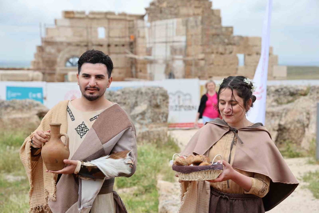 DİYARBAKIR’IN ÇINAR İLÇESİNDE BULUNAN 3 BİN YILLIK ZERZEVAN KALESİ’NDE, ROMA DÖNEMİNİN ANTİK...