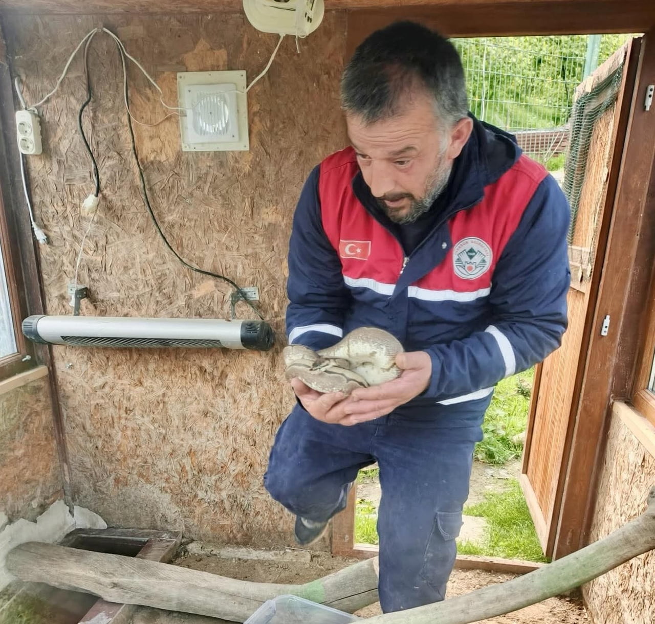 DOĞA KORUMA VE MİLLİ PARKLAR MÜDÜRLÜĞÜ'NDEN YAPILAN AÇIKLAMADA, YABAN HAYVANLARININ İZİNSİZ...