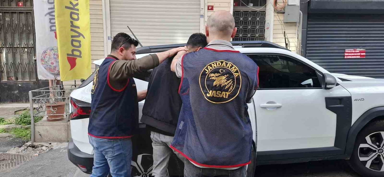 DOLANDIRICILIKTAN ARANAN ŞAHIS YAKALANDI